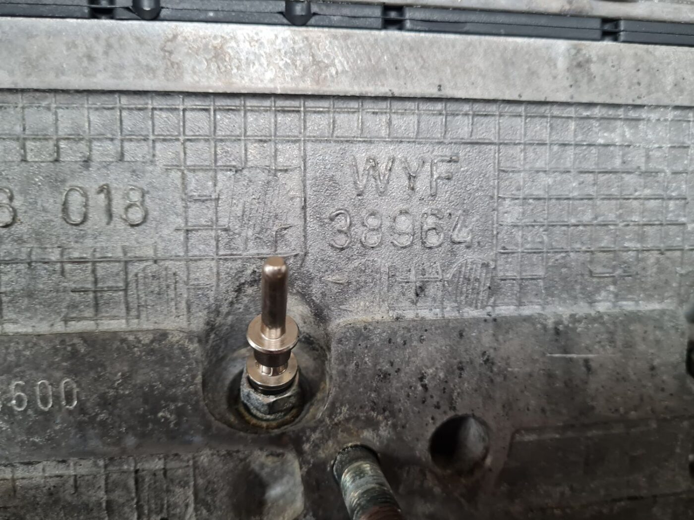 Dzinējs priekš SAAB 9-5 1999