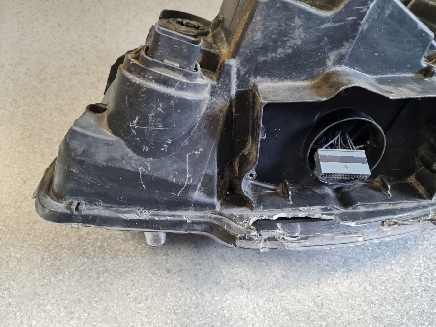 Priekšējais labais lukturis priekš PEUGEOT 508 2015-2017