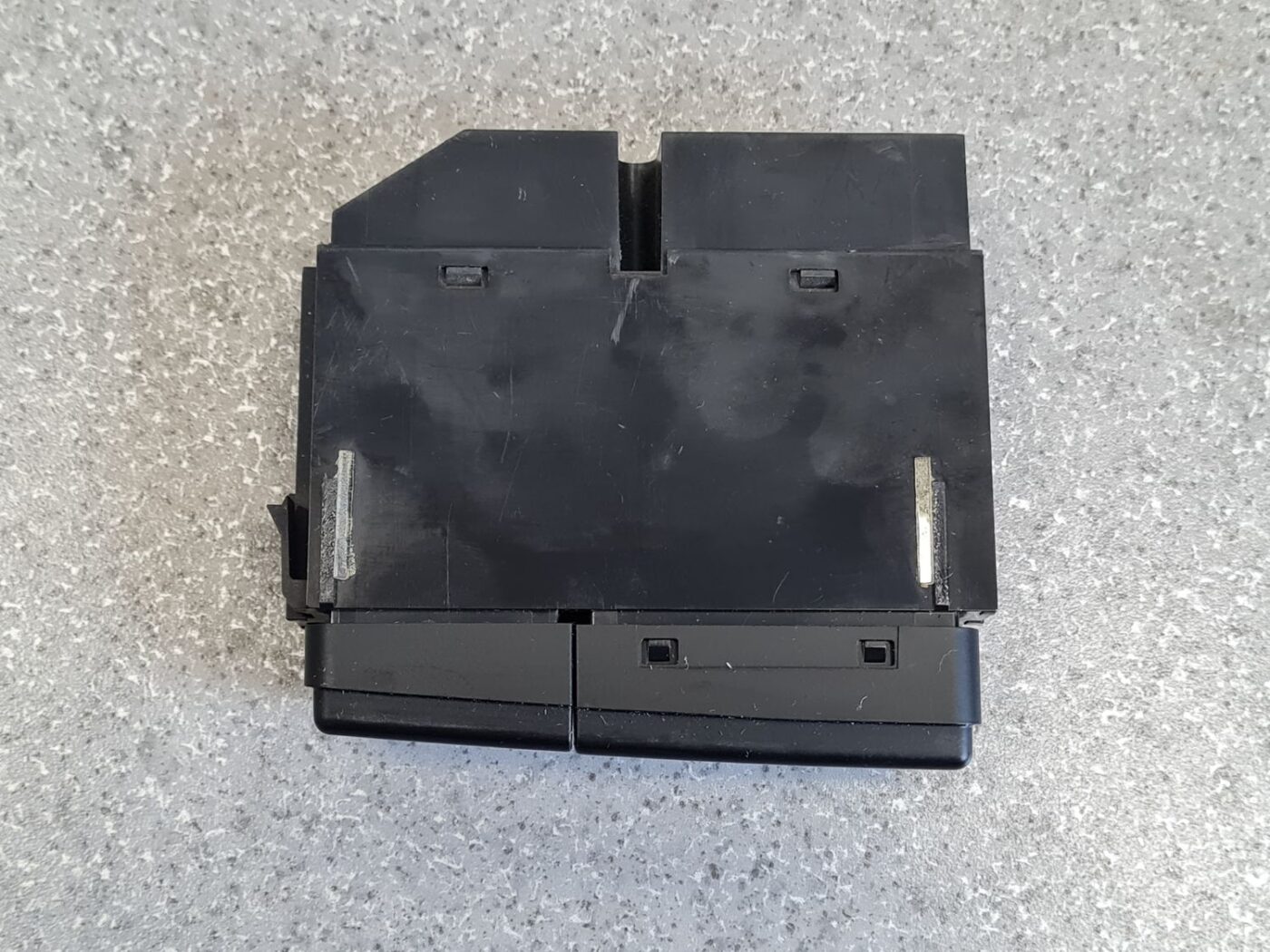 Aizmugurējā stikla apsildes ieslēgšanas poga priekš TOYOTA AVENSIS 2005