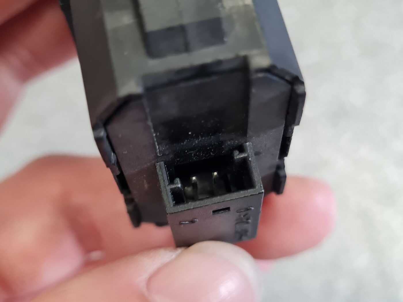 Jumta lūkas atvēršanas poga/rokturis/slēdzis priekš SAAB 9-3 2002