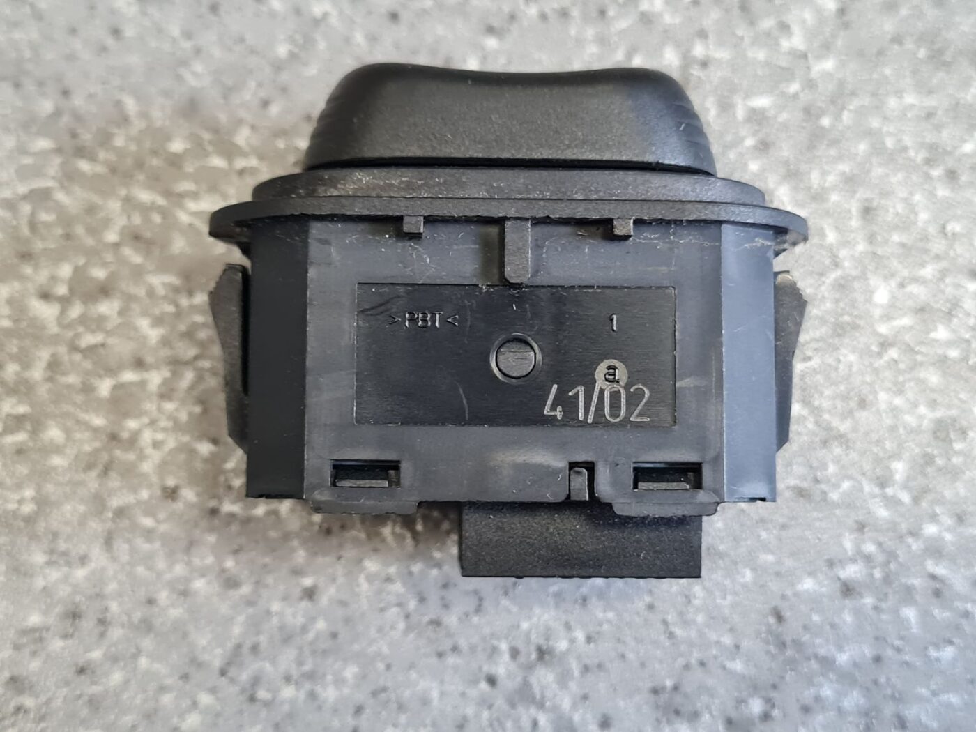 Jumta lūkas atvēršanas poga/rokturis/slēdzis priekš SAAB 9-3 2002