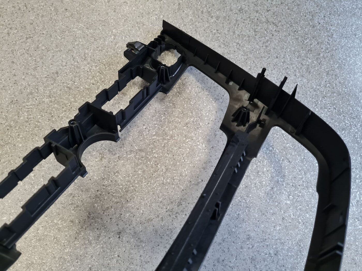 Mērinstrumentu paneļa dekoratīvais rāmis priekš OPEL INSIGNIA SPORTS TOURER 2013 5 Mērinstrumentu paneļa dekoratīvais rāmis priekš OPEL INSIGNIA SPORTS TOURER 2013