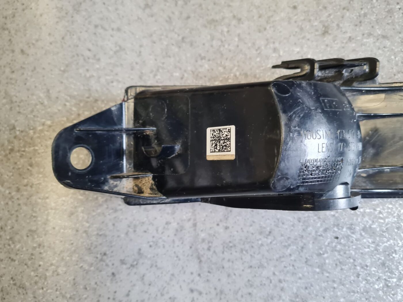 Miglas lukturis aizmugurē kreisā pusē priekš VW TOUAREG 2018