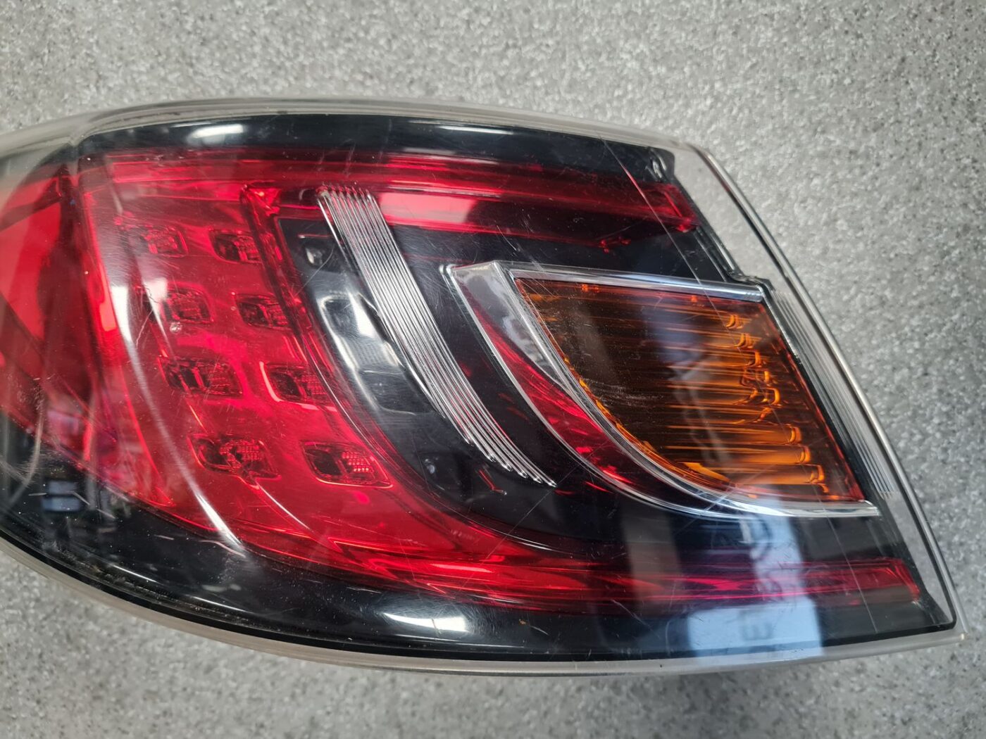 Aizmugurējais kreisais lukturis priekš MAZDA 6 2008