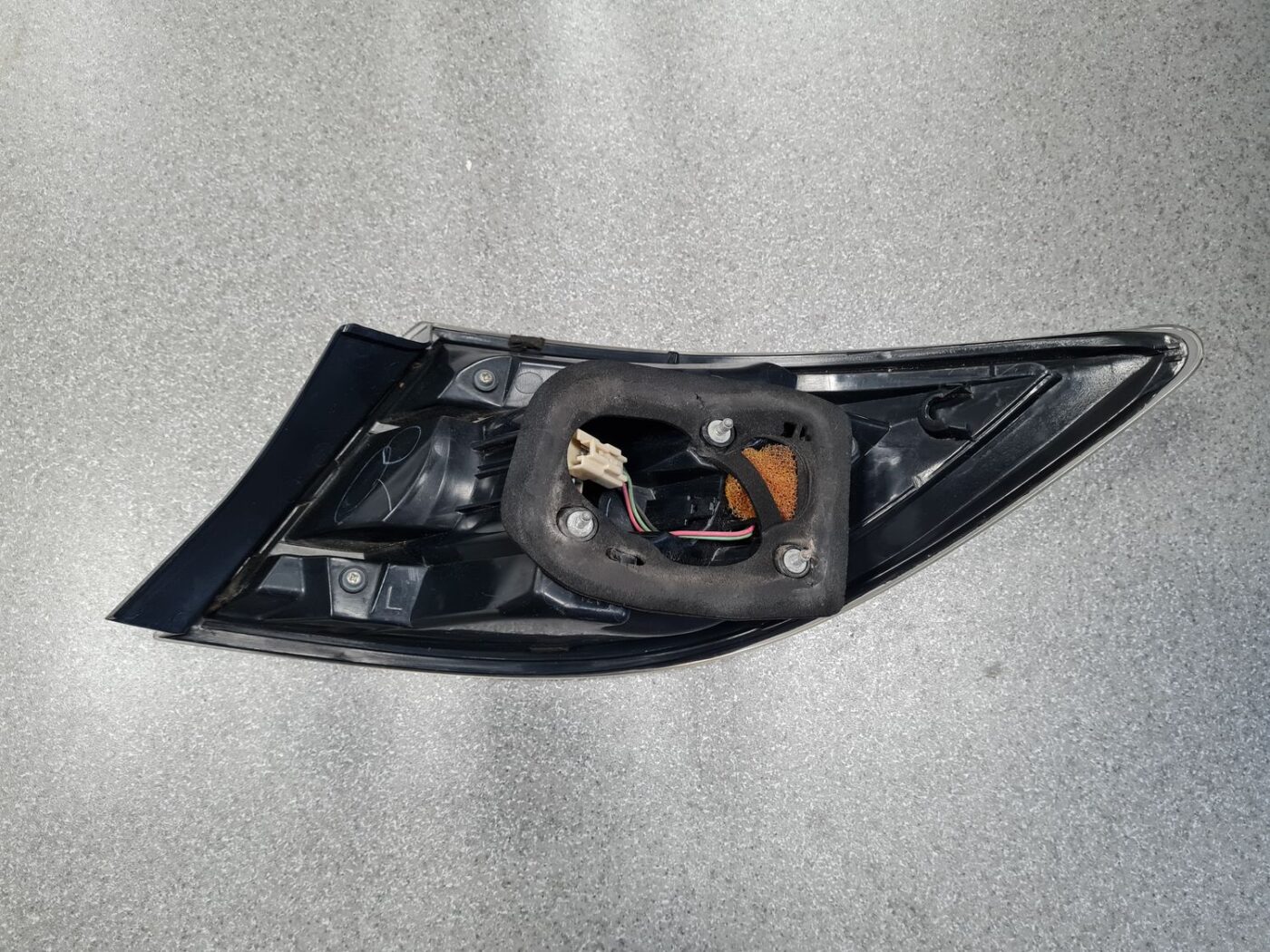 Aizmugurējais kreisais lukturis priekš MAZDA 6 2008