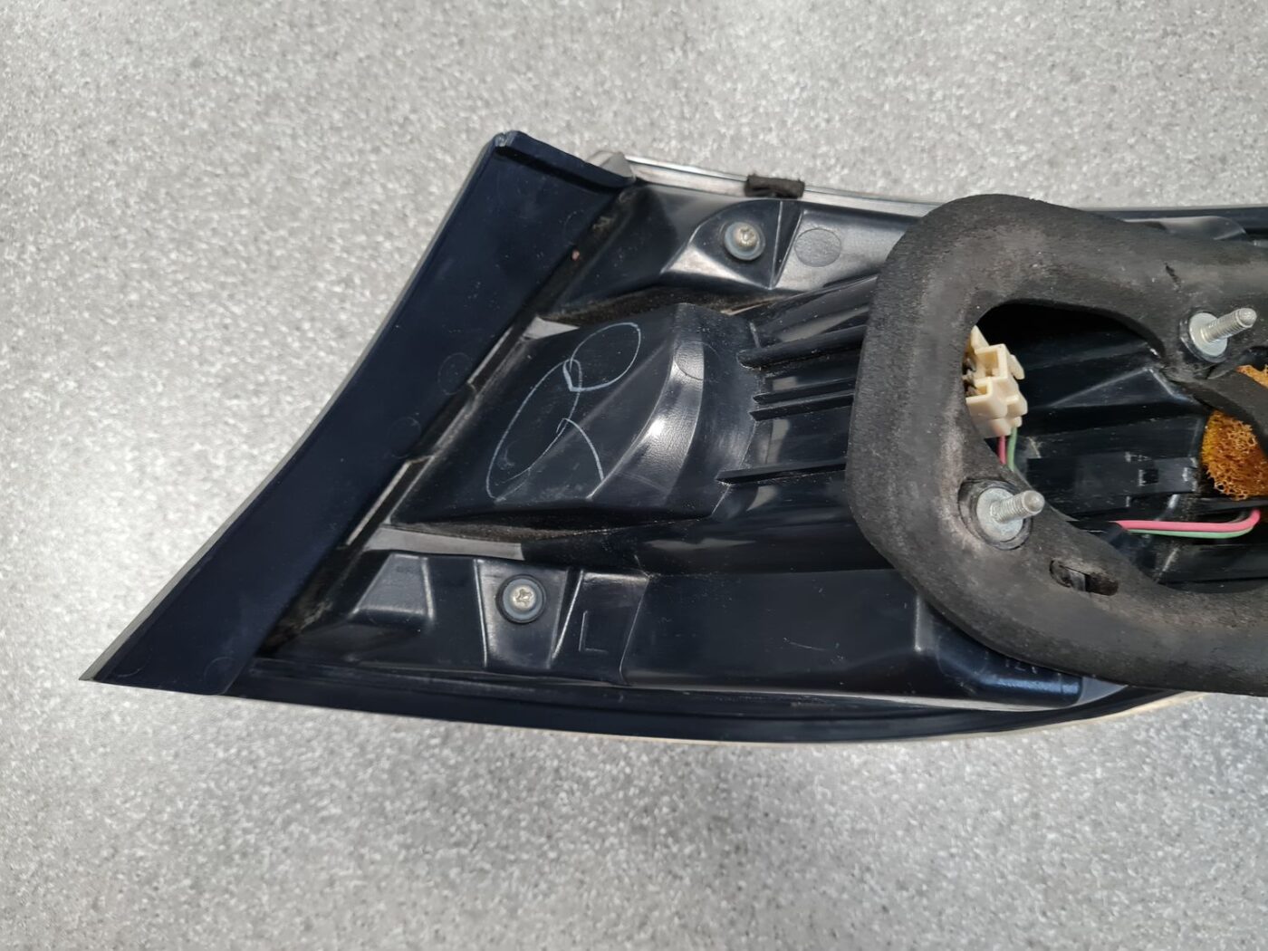 Aizmugurējais kreisais lukturis priekš MAZDA 6 2008