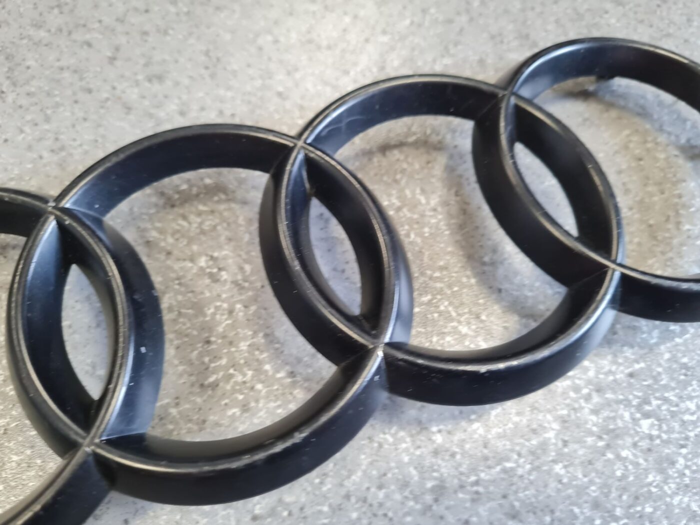 Logotips/Emblema priekš AUDI A4 2009-2013 6 Logotips/Emblema priekš AUDI A4 2009-2013