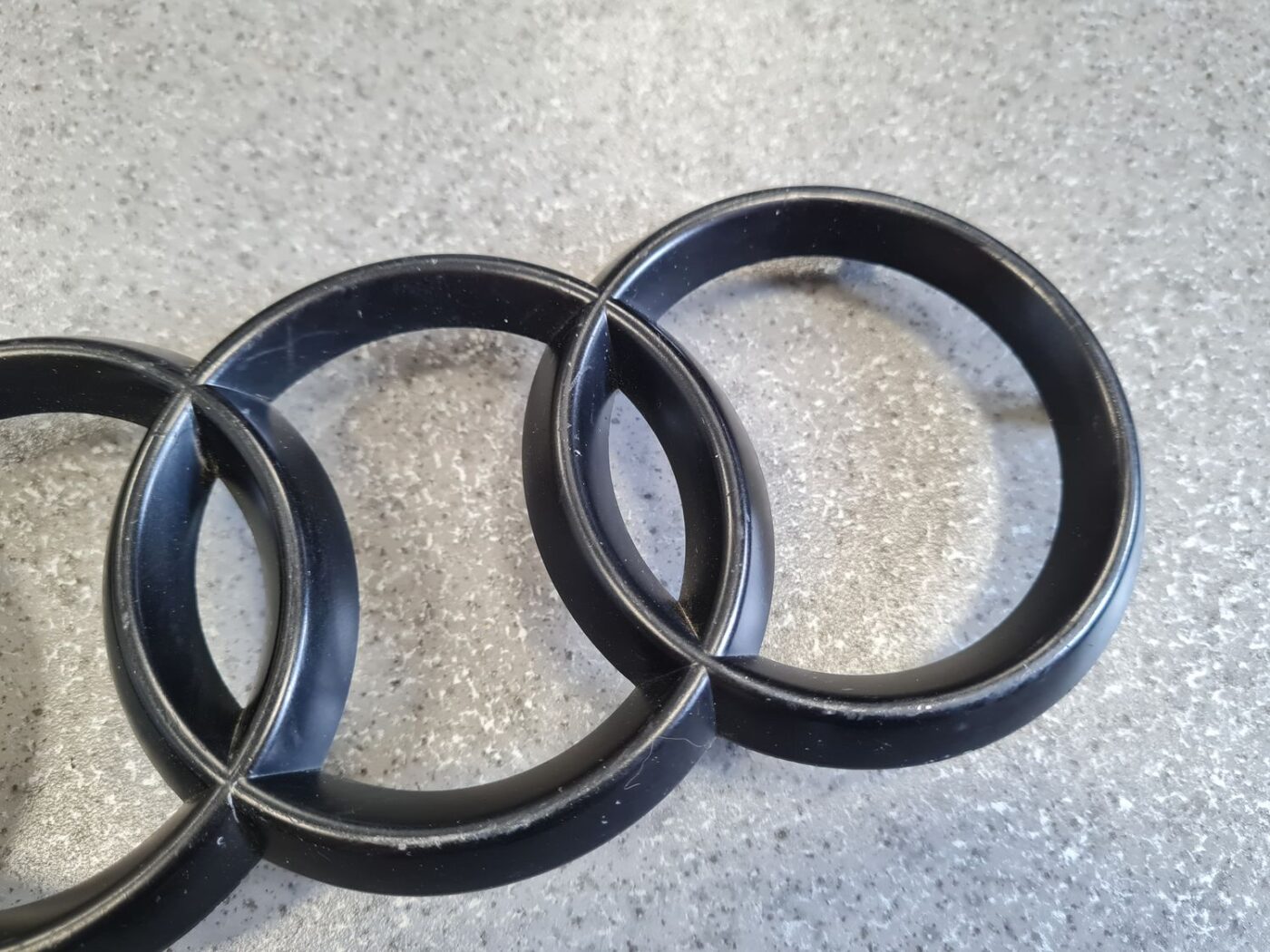 Logotips/Emblema priekš AUDI A4 2009-2013 5 Logotips/Emblema priekš AUDI A4 2009-2013