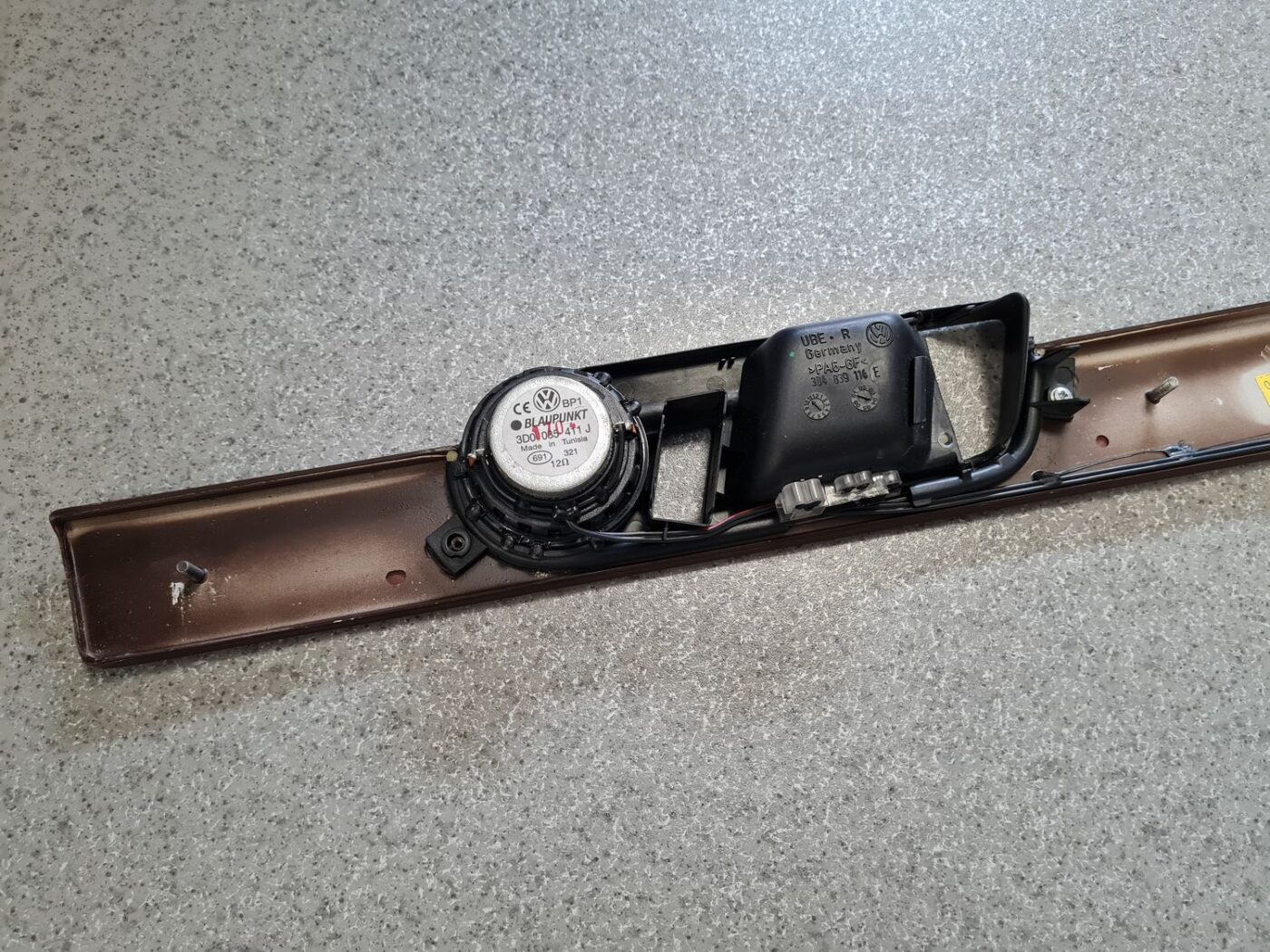 Durvju apdares uzlika priekš VW PHAETON 2005 7 Durvju apdares uzlika priekš VW PHAETON 2005