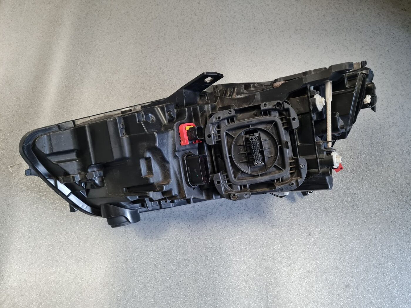 Priekšējais labais lukturis priekš AUDI A6 2015-2017 9 Priekšējais labais lukturis priekš AUDI A6 2015-2017