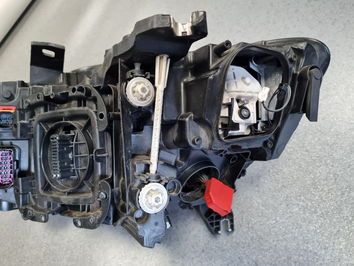 Priekšējais labais lukturis priekš AUDI A6 2015-2017 5 Priekšējais labais lukturis priekš AUDI A6 2015-2017