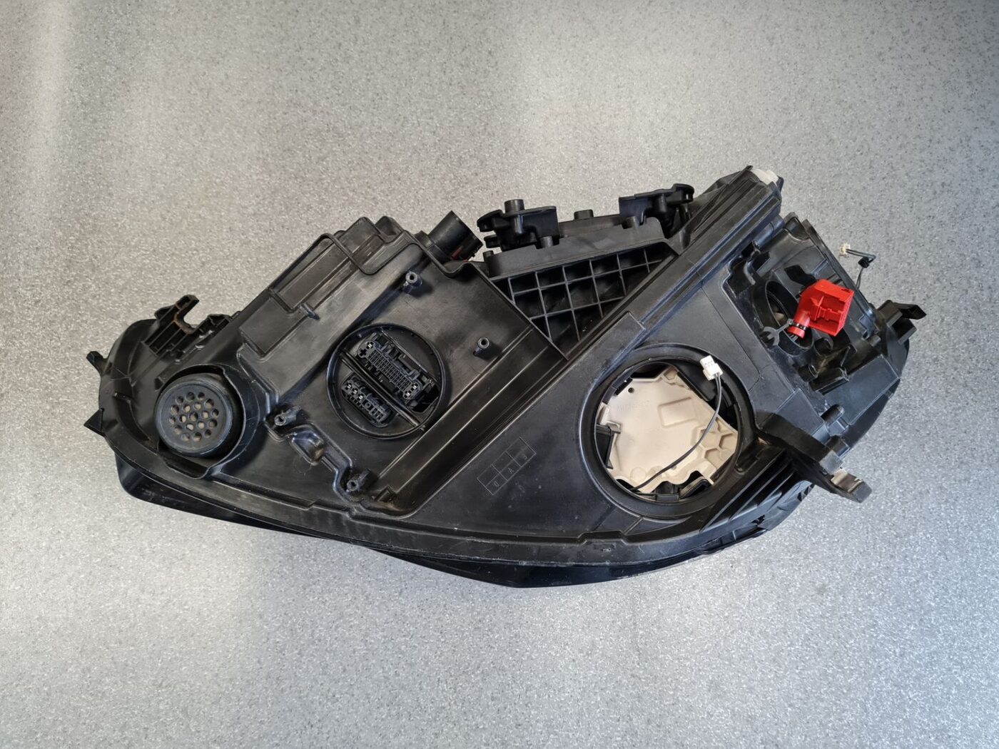 Priekšējais labais lukturis priekš AUDI A6 2015-2017 4 Priekšējais labais lukturis priekš AUDI A6 2015-2017