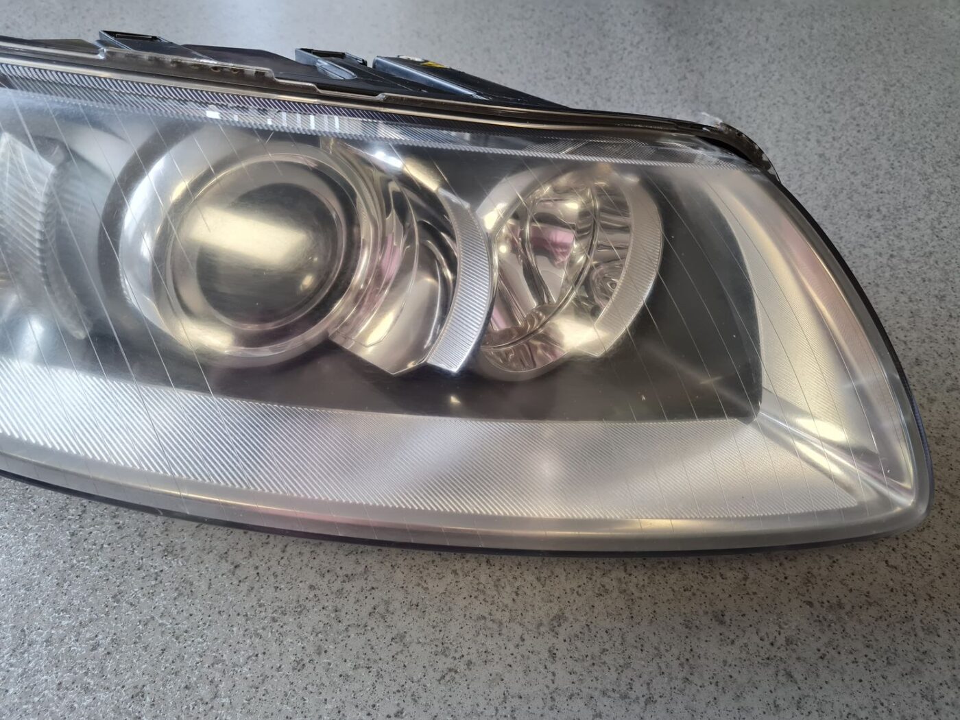 Priekšējais labais lukturis priekš AUDI A6 AVANT 2006 14 Priekšējais labais lukturis priekš AUDI A6 AVANT 2006