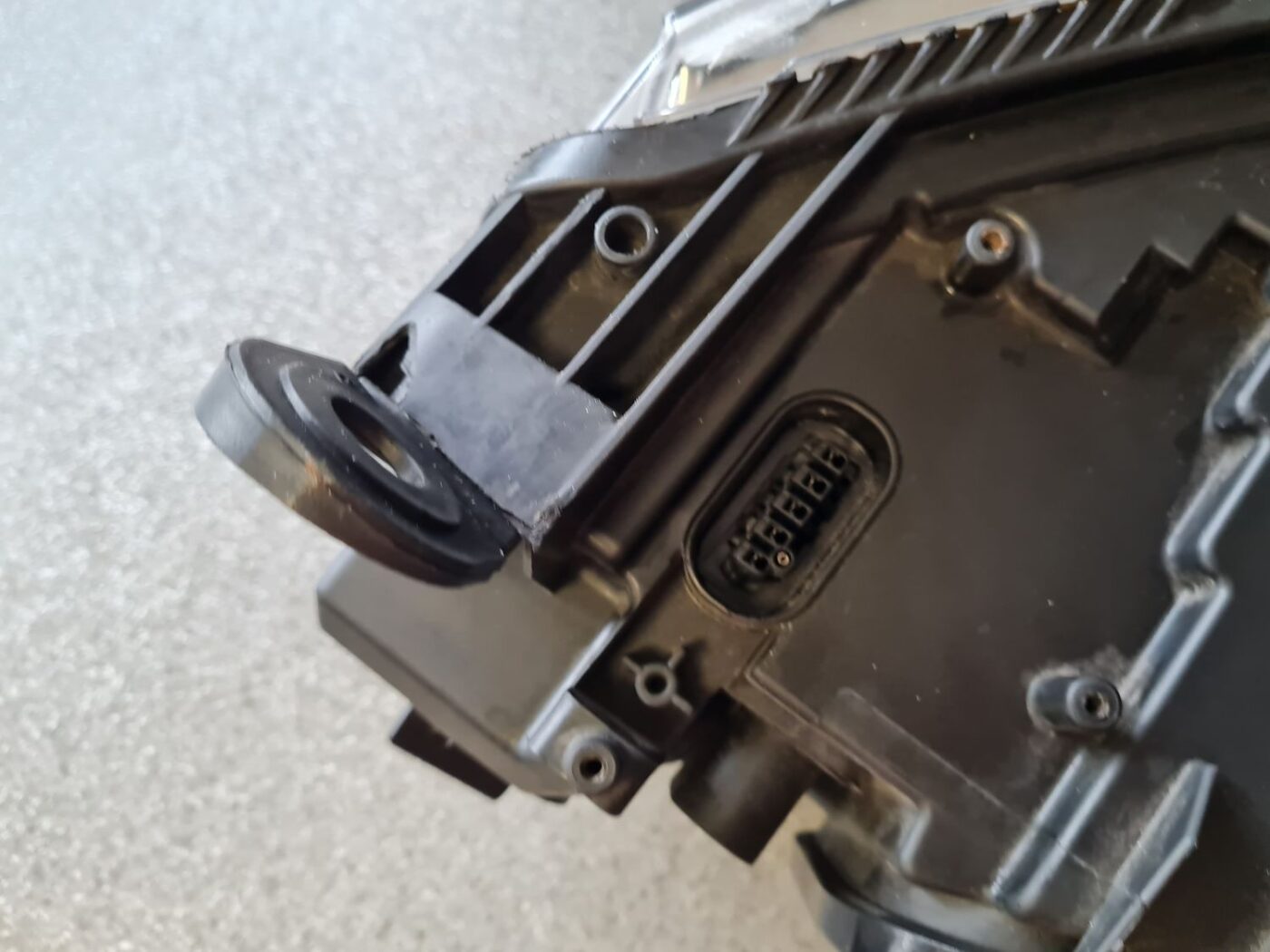 Priekšējais labais lukturis priekš AUDI A6 AVANT 2006 3 Priekšējais labais lukturis priekš AUDI A6 AVANT 2006