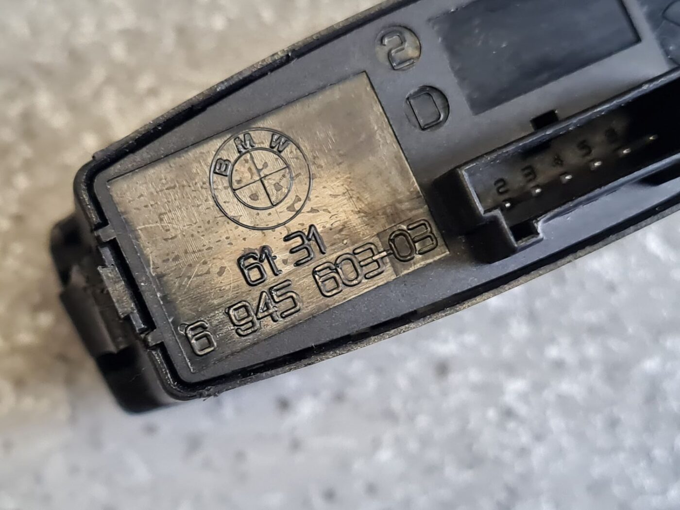 Mērinstrumentu paneļa pārslēgšanas pogas priekš BMW 123 E87 2008 BLACK