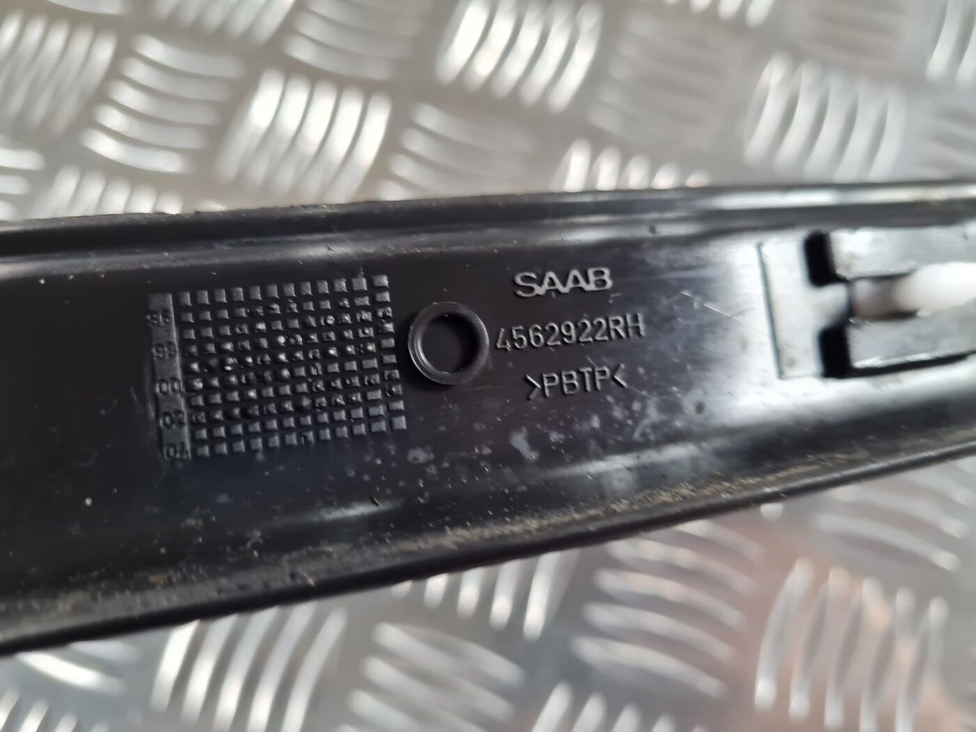 Sliekšņa aizmugurēja laba uzlika (salonā) priekš SAAB 9-5 1999