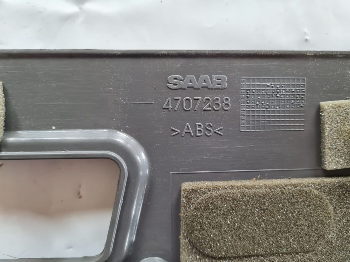 Bagāžnieka nodalījuma griestu uzlika priekš SAAB 9-5 1999