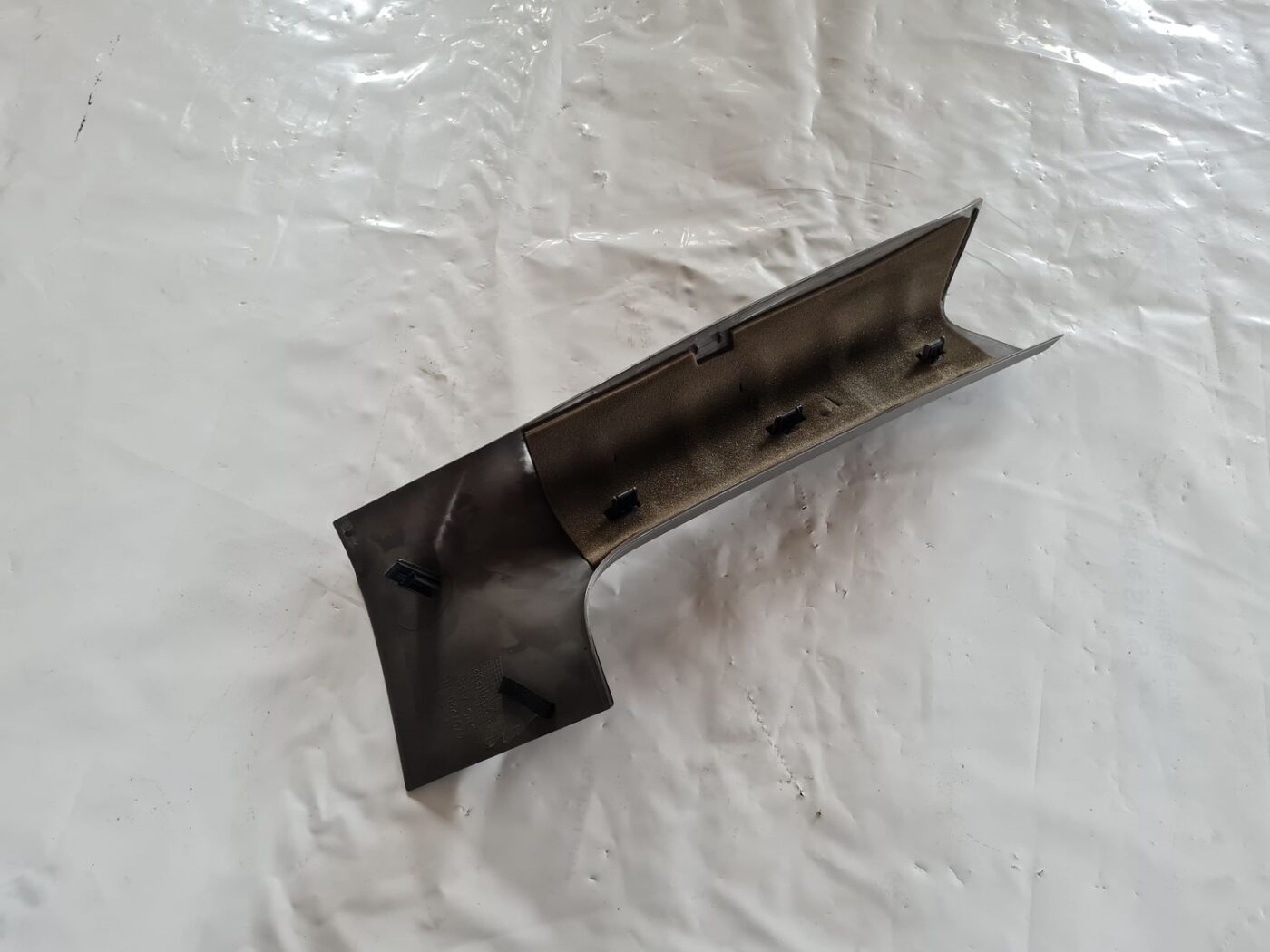 Bagažnieka nodalījuma statnes apdare priekš SAAB 9-5 1999