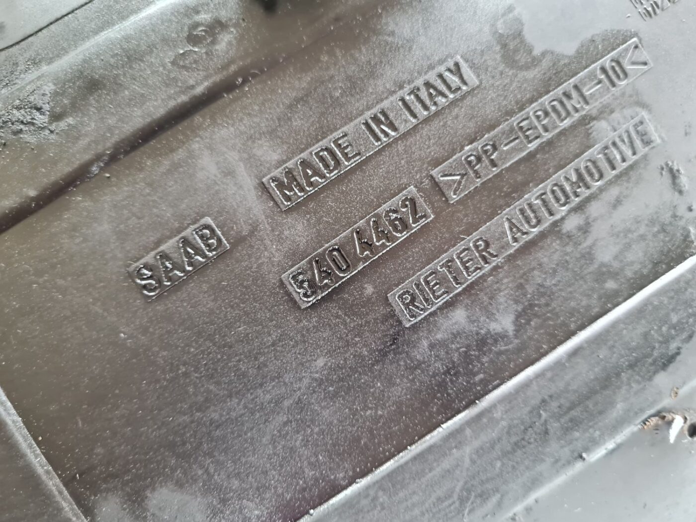 Dzinēja aizsargs priekš SAAB 9-5 1999 3 Dzinēja aizsargs priekš SAAB 9-5 1999