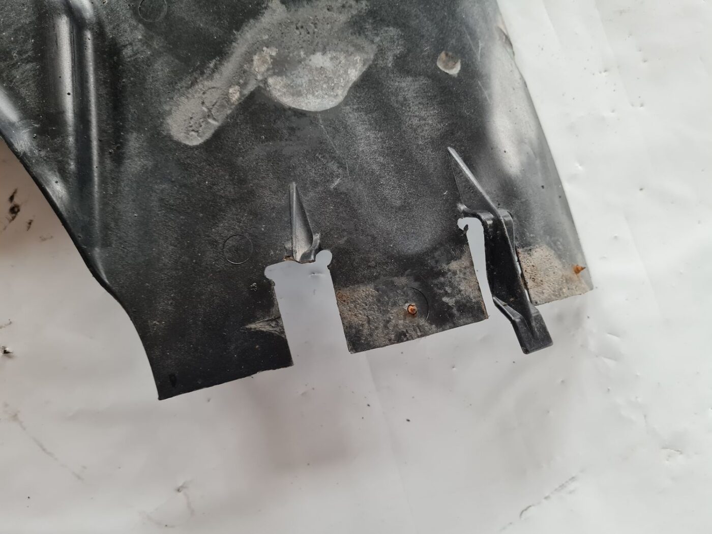 Dzinēja aizsargdaļas priekš SAAB 9-5 1999