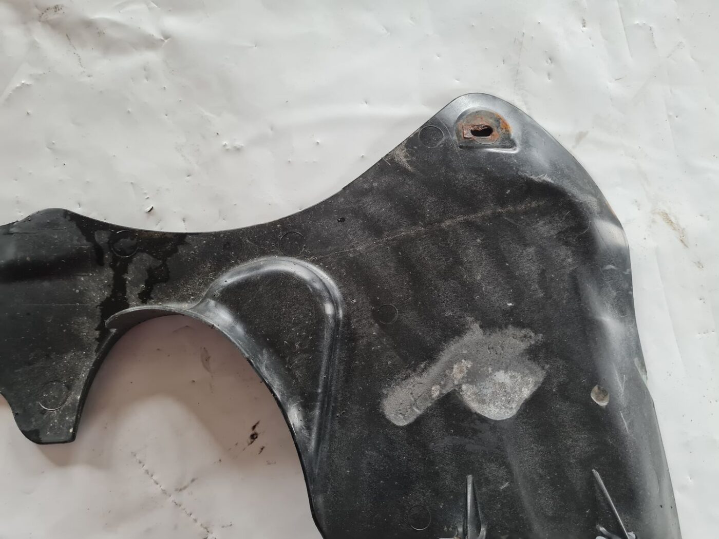 Dzinēja aizsargdaļas priekš SAAB 9-5 1999