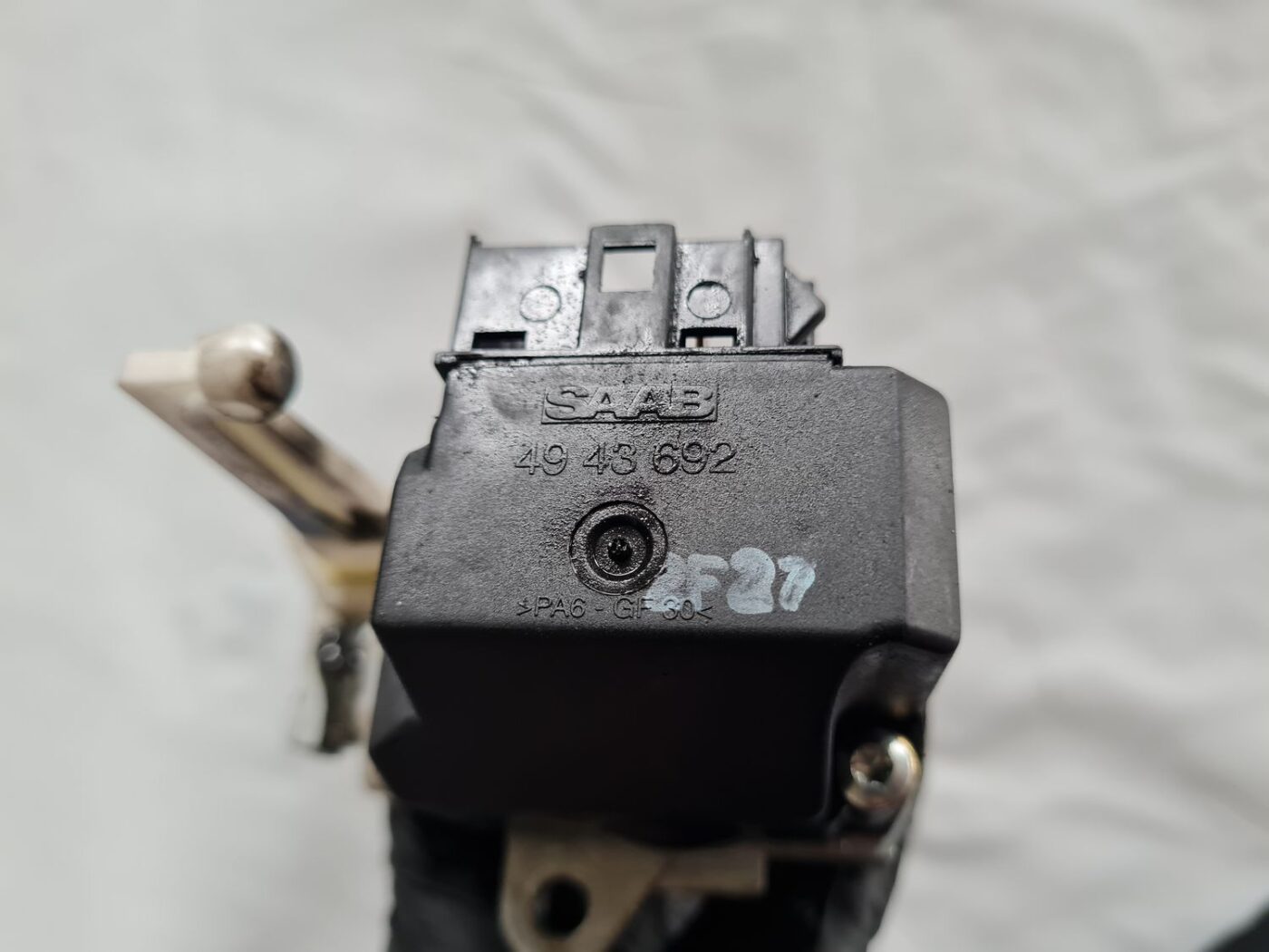 Aizdedzes slēdzene priekš SAAB 9-5 1999