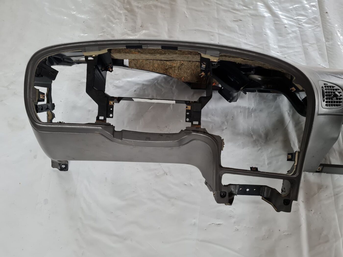 Mērinstrumentu panelis priekš SAAB 9-5 1999 2 Mērinstrumentu panelis priekš SAAB 9-5 1999