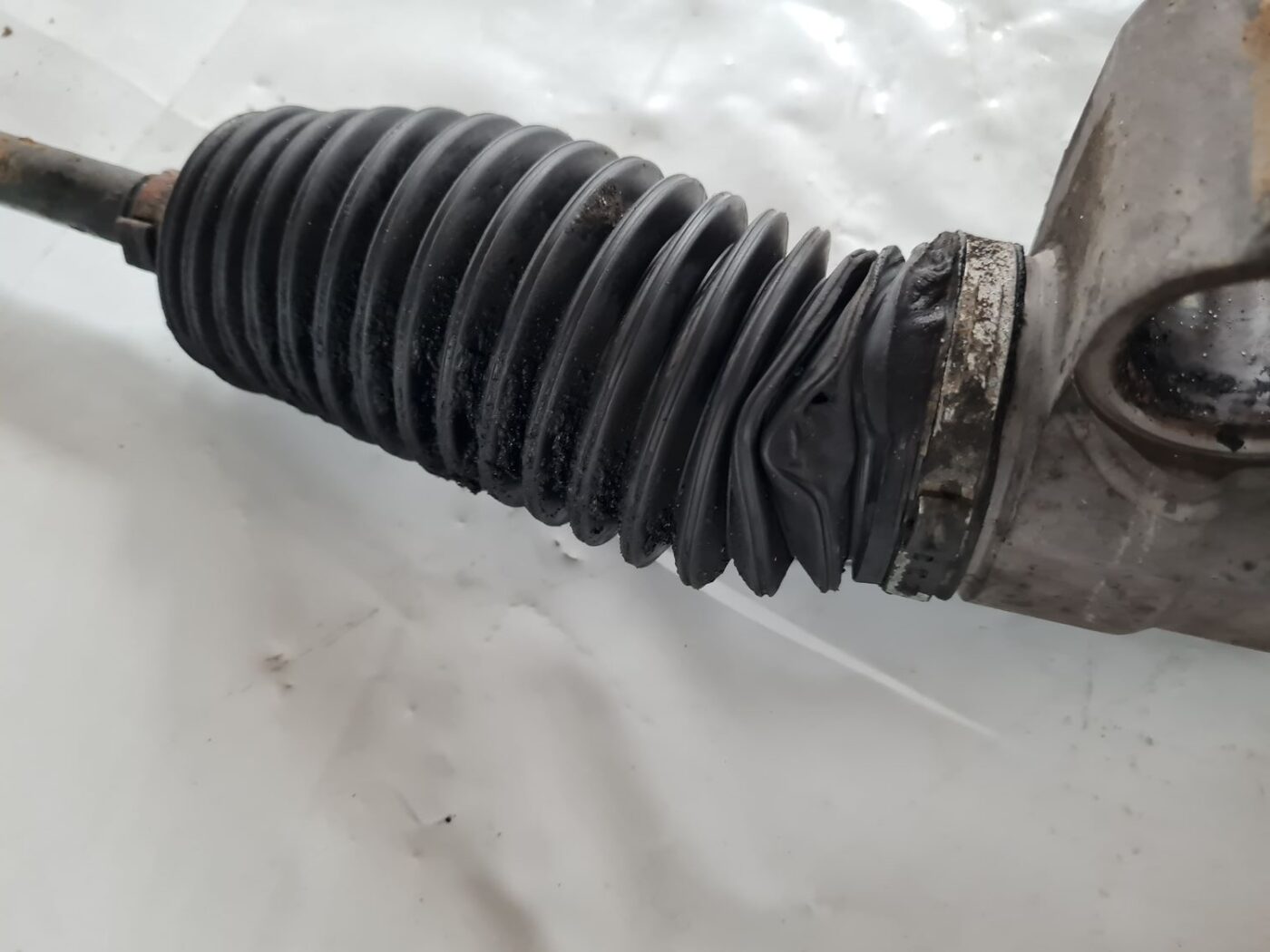 Stūres mehānisms priekš SAAB 9-5 1999 6 Stūres mehānisms priekš SAAB 9-5 1999