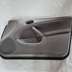 Priekšējo labo durvju apdare priekš SAAB 9-5 1999