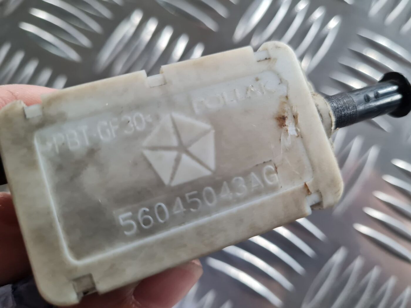 Stop signāla devējs priekš CHRYSLER VOYAGER 2006