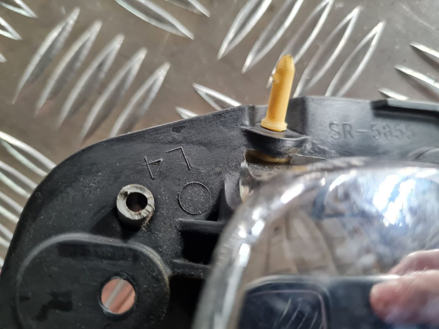 Salona durvju rokturis, priekšējais kreisais priekš CHRYSLER VOYAGER 2006