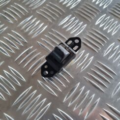 Stikla pacelšanas poga priekš CHRYSLER VOYAGER 2006