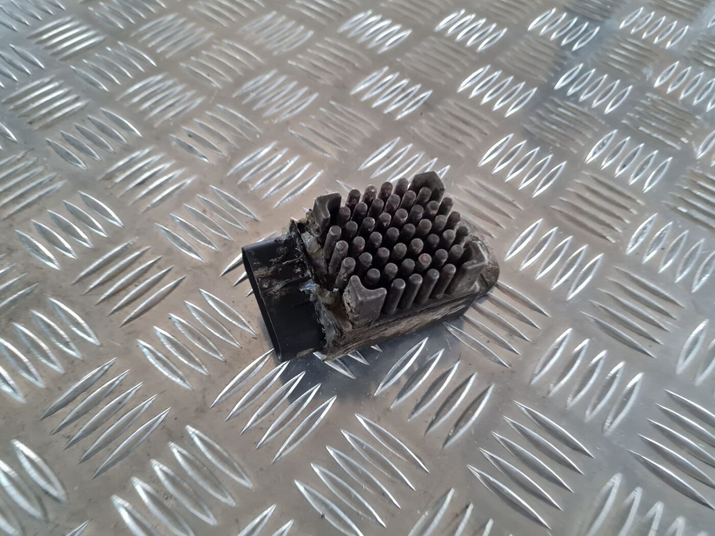 Salona ventilatora rezistors priekš CHRYSLER VOYAGER 2006 1 Salona ventilatora rezistors priekš CHRYSLER VOYAGER 2006