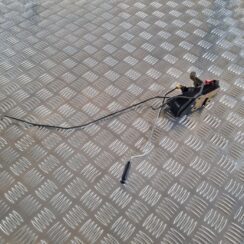 Priekšējo labo durvju slēdzene priekš CHRYSLER VOYAGER 2006