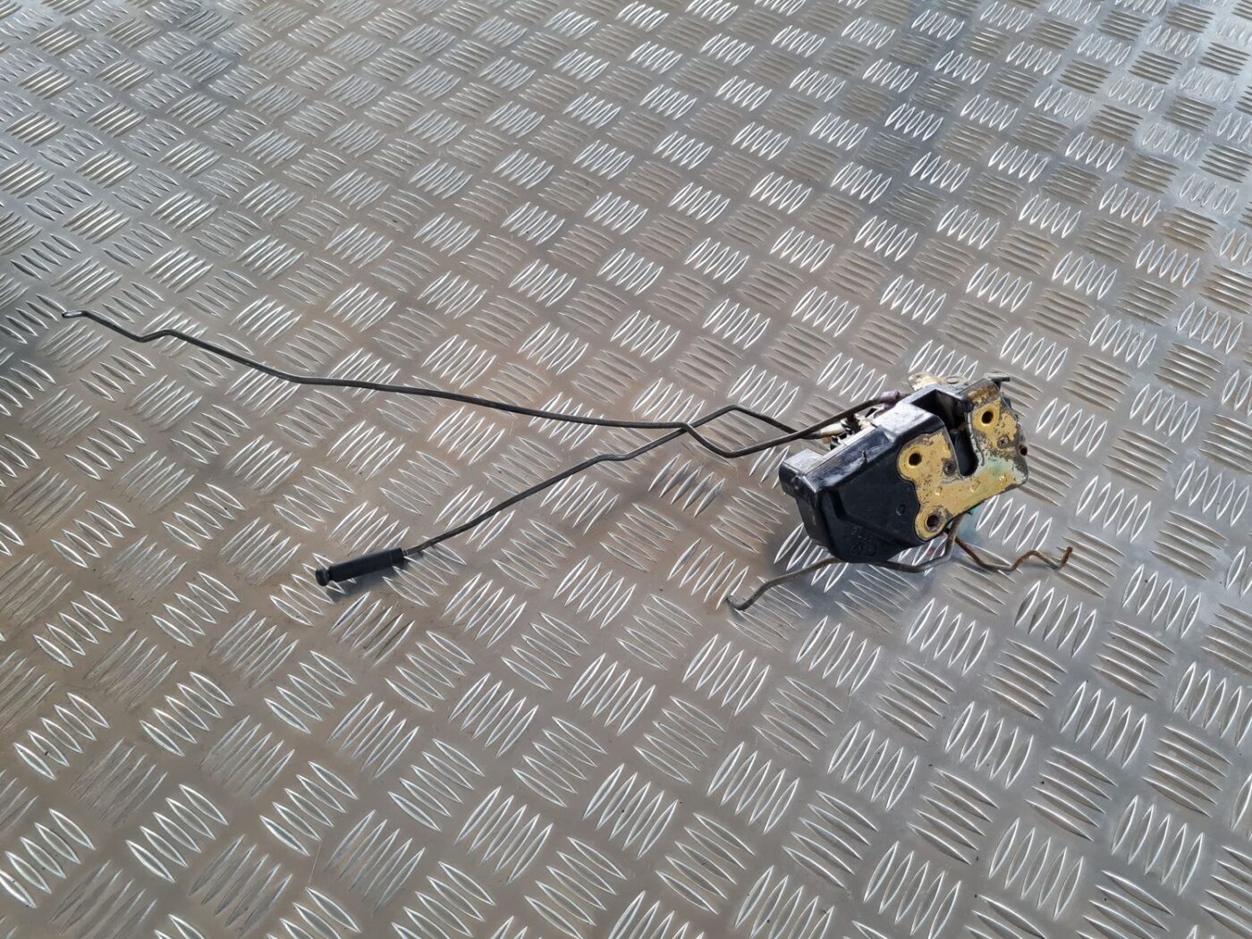 Priekšējo kreiso durvju slēdzene priekš CHRYSLER VOYAGER 2006 1 Priekšējo kreiso durvju slēdzene priekš CHRYSLER VOYAGER 2006