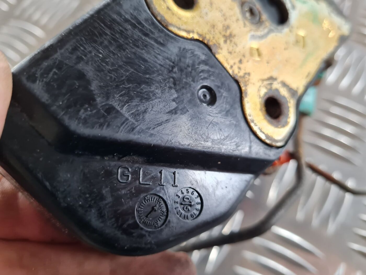 Priekšējo kreiso durvju slēdzene priekš CHRYSLER VOYAGER 2006 7 Priekšējo kreiso durvju slēdzene priekš CHRYSLER VOYAGER 2006