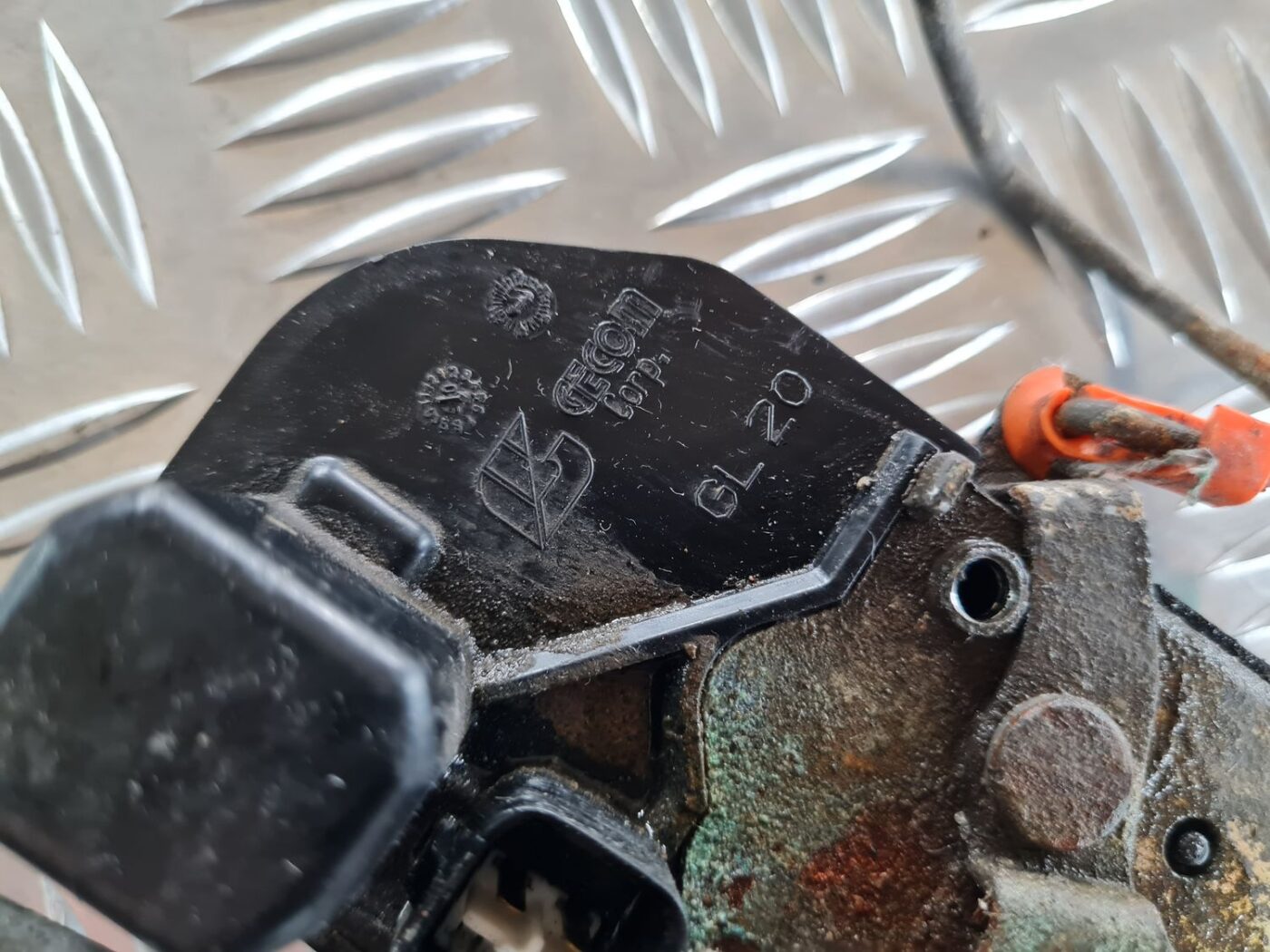 Priekšējo kreiso durvju slēdzene priekš CHRYSLER VOYAGER 2006 5 Priekšējo kreiso durvju slēdzene priekš CHRYSLER VOYAGER 2006