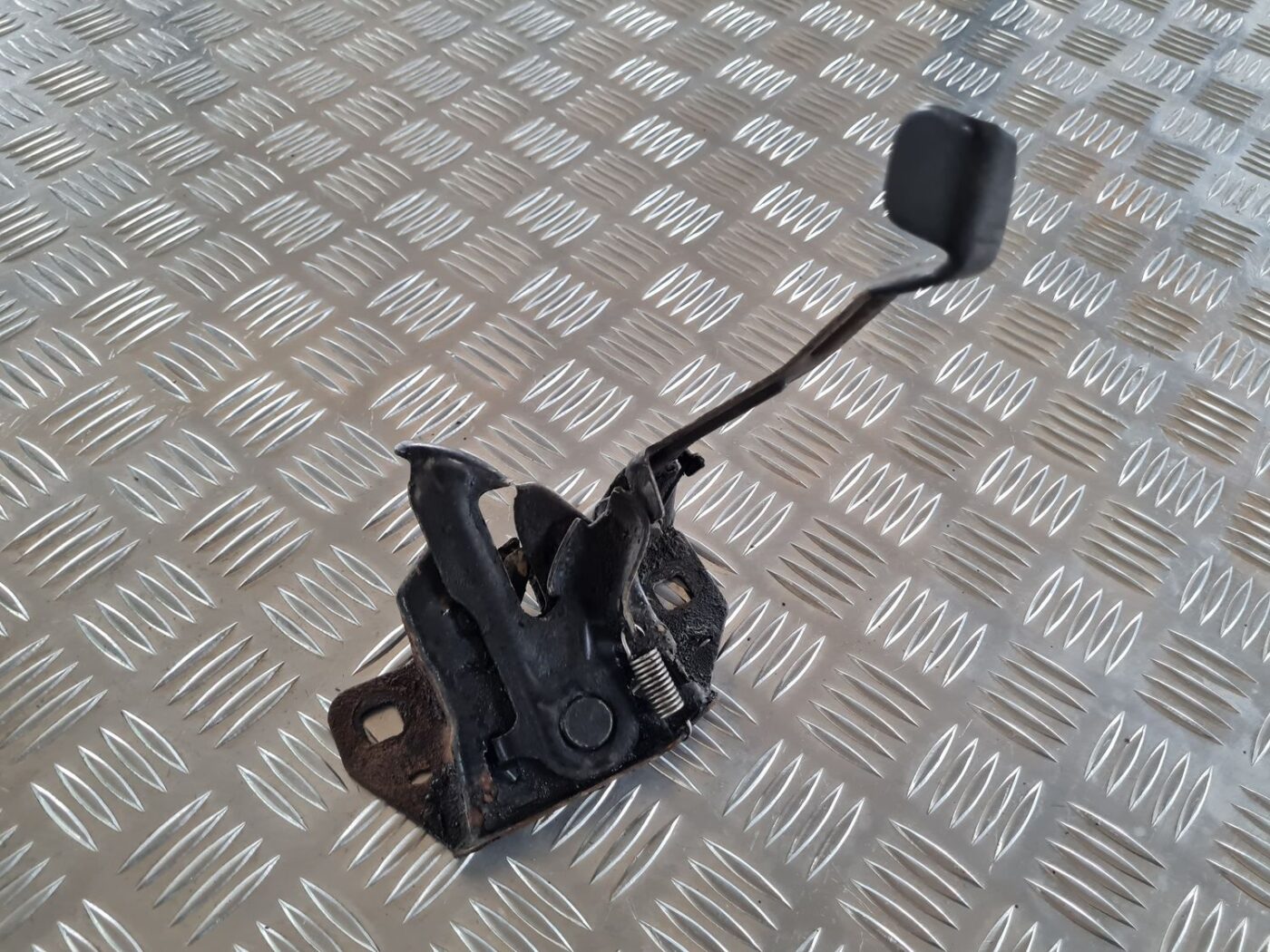 Pārsega slēdzene priekš CHRYSLER VOYAGER 2006 3 Pārsega slēdzene priekš CHRYSLER VOYAGER 2006