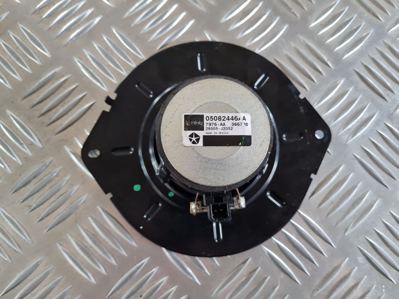 Mērinstrumentu paneļa skaļrunis priekš CHRYSLER VOYAGER 2006 3 Mērinstrumentu paneļa skaļrunis priekš CHRYSLER VOYAGER 2006