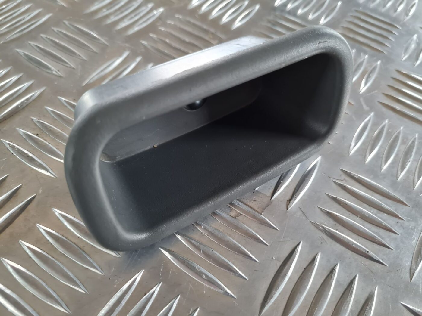 Durvju rokturu apdares uzlika (salonā) priekš CHRYSLER VOYAGER 2006 2 Durvju rokturu apdares uzlika (salonā) priekš CHRYSLER VOYAGER 2006