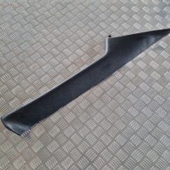 Priekšējas salona statnes apdare priekš CHRYSLER VOYAGER 2006