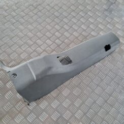 Vidējas salona statnes apdare priekš CHRYSLER VOYAGER 2006