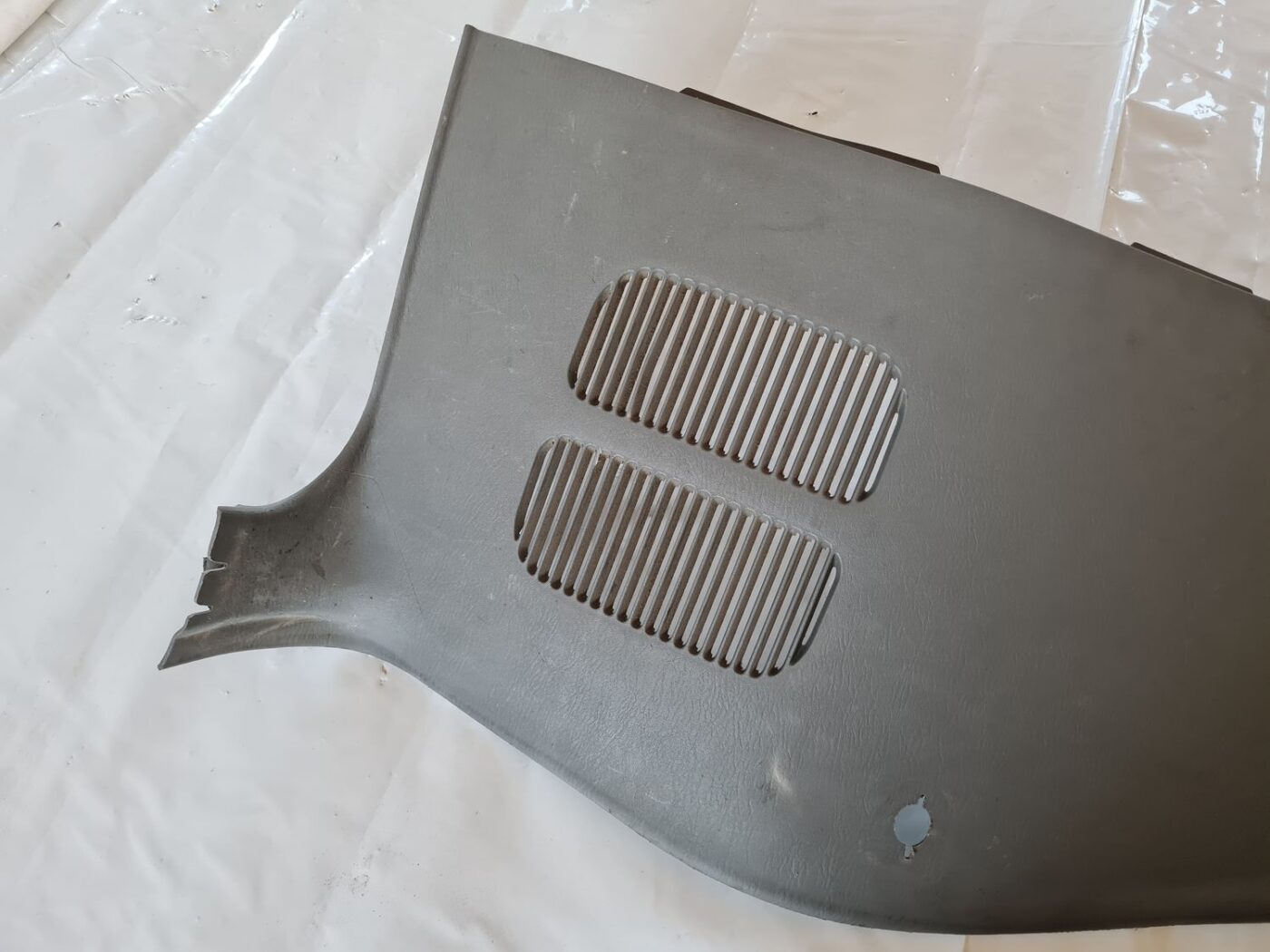 Bagažnieka nodalījuma statnes apdare priekš CHRYSLER VOYAGER 2006