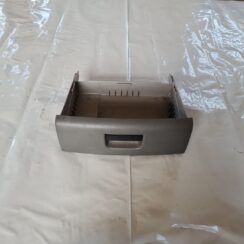 Mantu glabāšanas nodalījums pasažiera pusē priekš CHRYSLER VOYAGER 2006