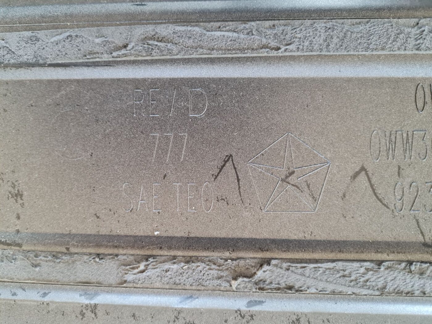 Aizmugurējo labo durvju moldings priekš CHRYSLER VOYAGER 2006 3 Aizmugurējo labo durvju moldings priekš CHRYSLER VOYAGER 2006