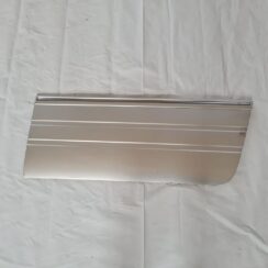 Aizmugurējo kreiso durvju moldings priekš CHRYSLER VOYAGER 2006