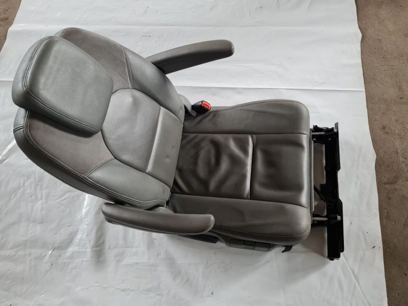 Sēdekļu komplekts priekš CHRYSLER VOYAGER 2006