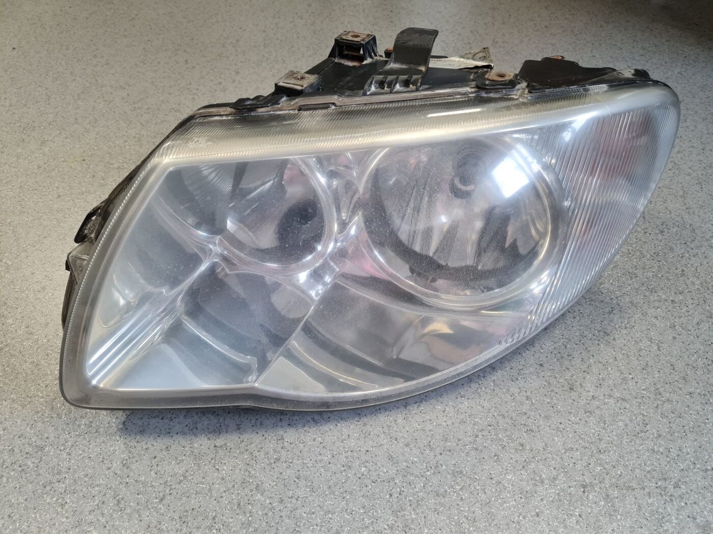 Priekšējais kreisais lukturis priekš CHRYSLER VOYAGER 2006