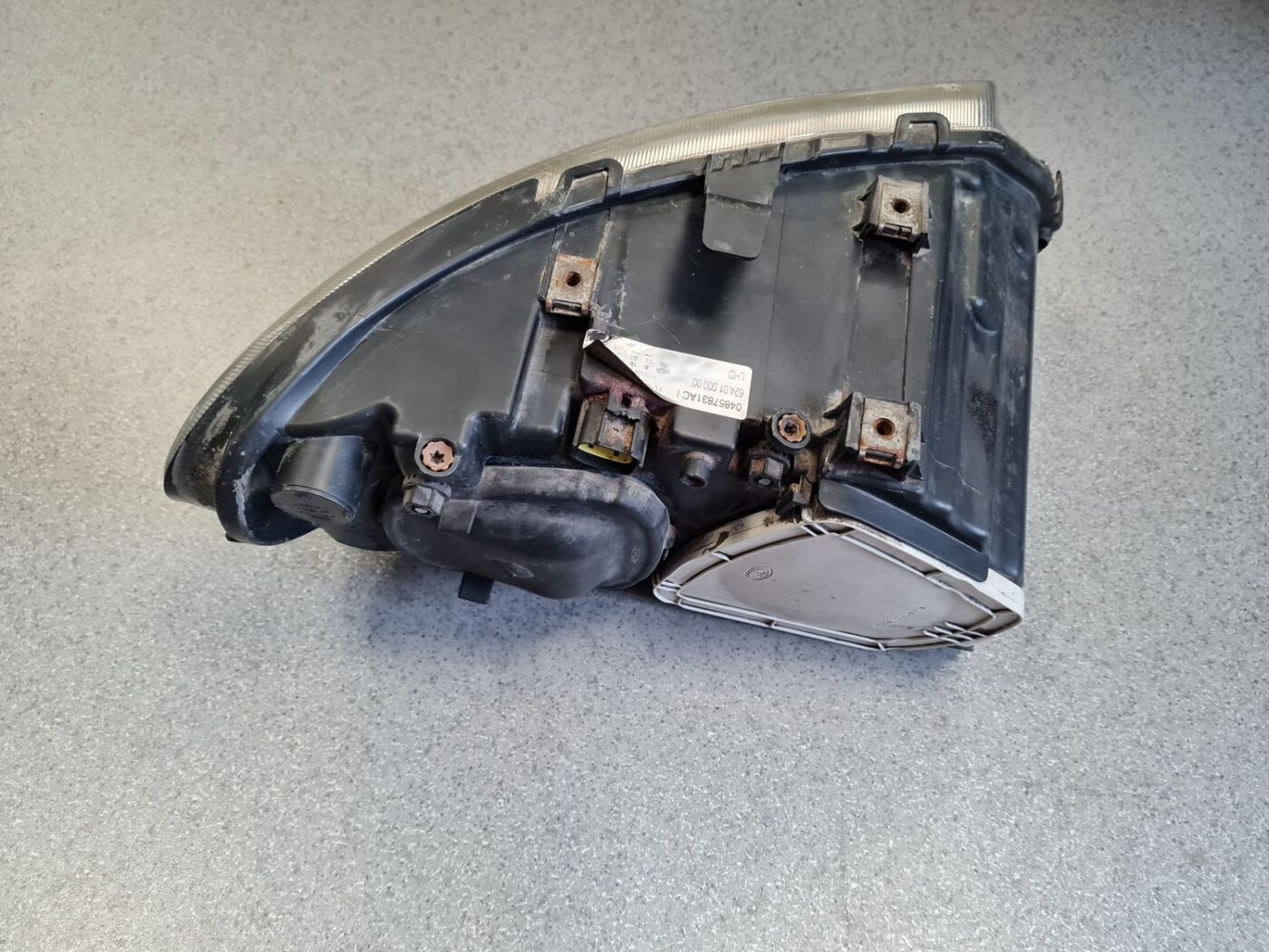 Priekšējais kreisais lukturis priekš CHRYSLER VOYAGER 2006