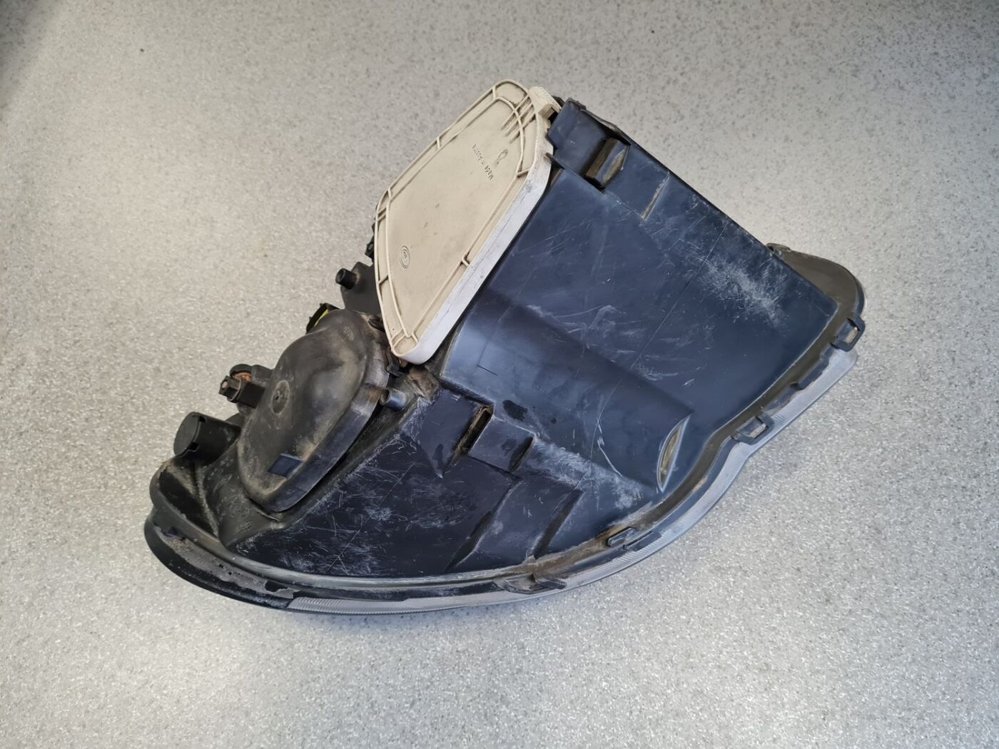 Priekšējais kreisais lukturis priekš CHRYSLER VOYAGER 2006